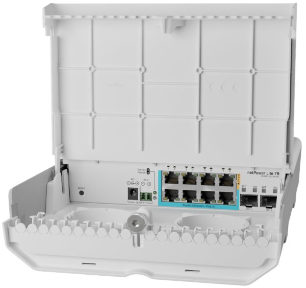 MikroTik MikroTik CSS610-1Gi-7R-2S+OUT, netPower Lite 7R reverzní switch